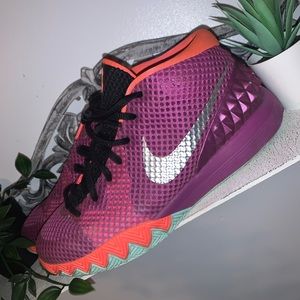 Kyrie 1